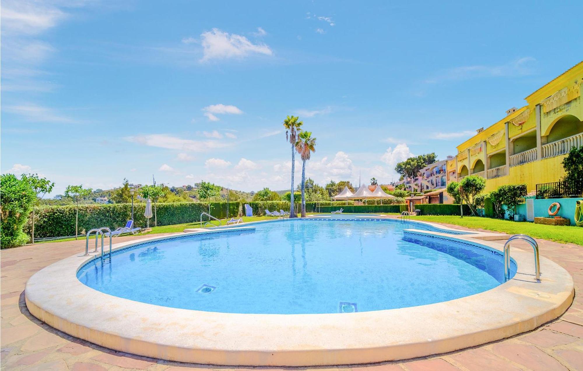 Căn hộ Stunning In With Kitchen Denia